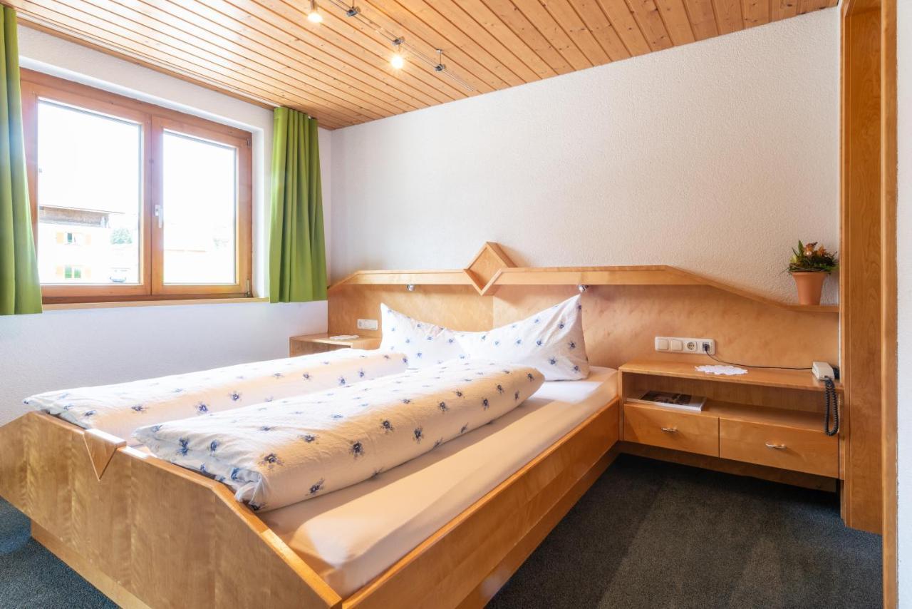 Haus Furka Hotel Damuels Exterior photo